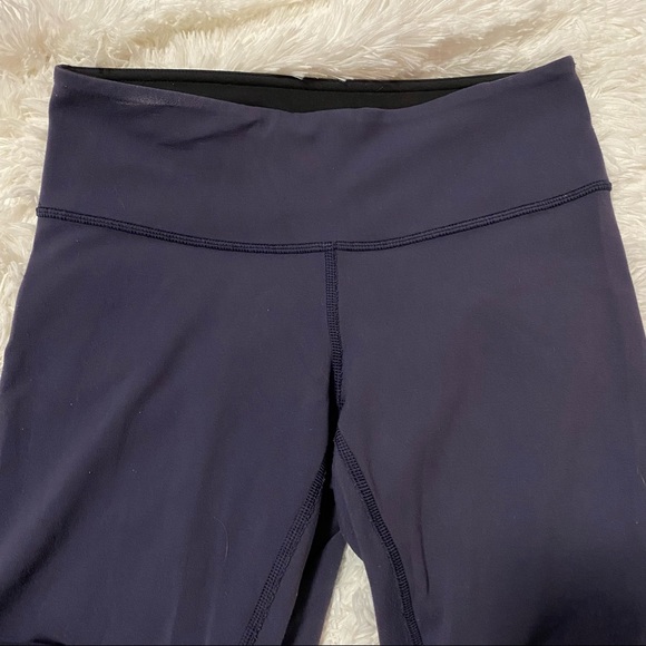 Low rise Lululemon leggings💜 - Picture 4 of 6